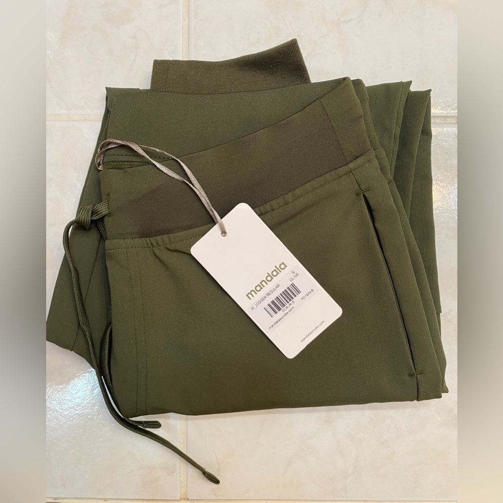 MANDALA SCRUBS 9 Pocket Joggers Olive